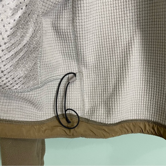 Patagonia Men’s Lightweight R4 Jacket Size XL Light Brown Style 36151 - Picture 11 of 12